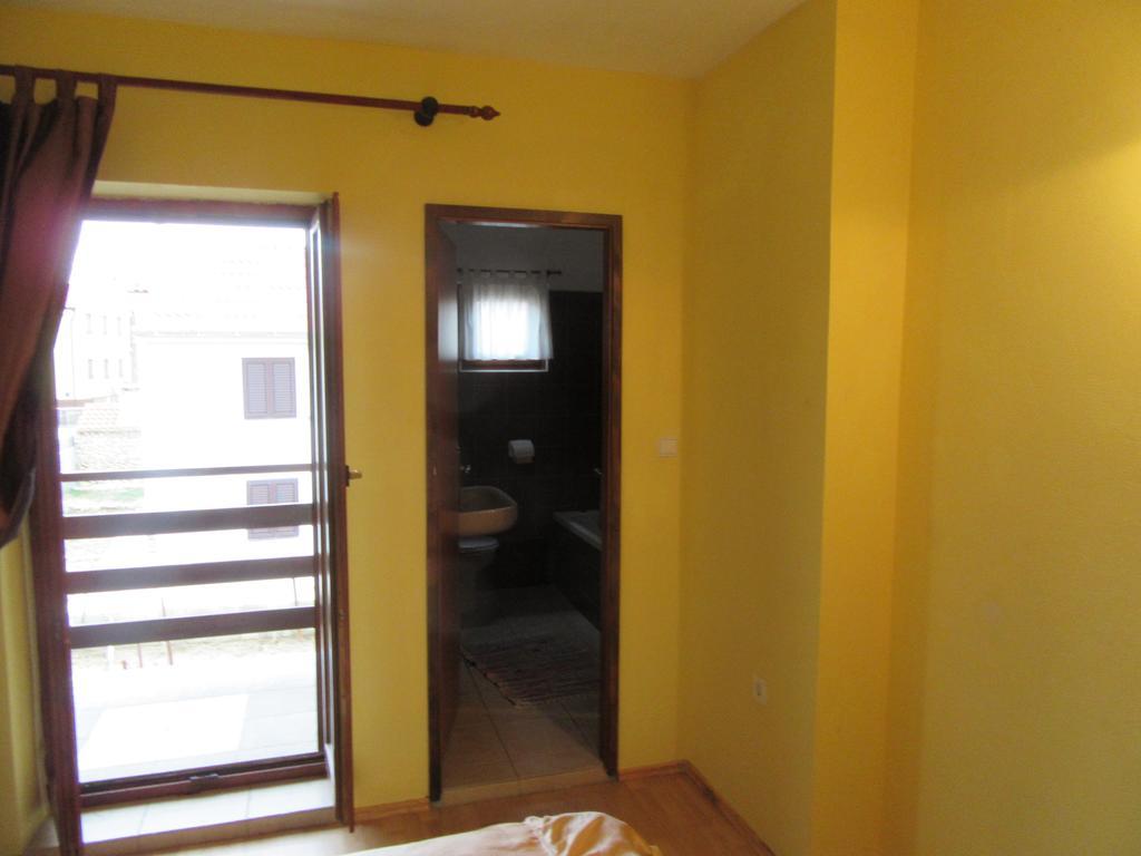 Apartments Leon Ražanac 외부 사진
