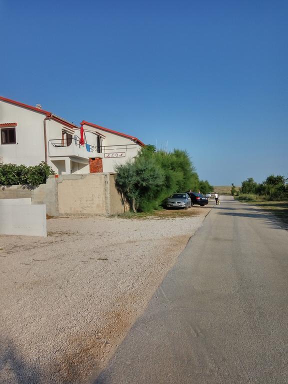 Apartments Leon Ražanac 외부 사진